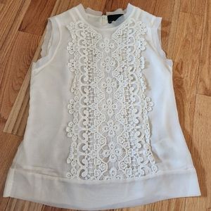NWOT Beautiful Femine Top
